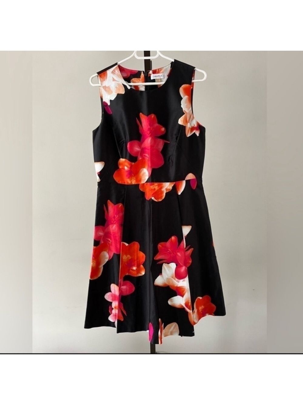 Calvin Klein Floral Print Sleeveless Dress, Size 10.